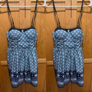 The perfect dress! Built in bra, pockets, adjustable straps, boho blue peasant